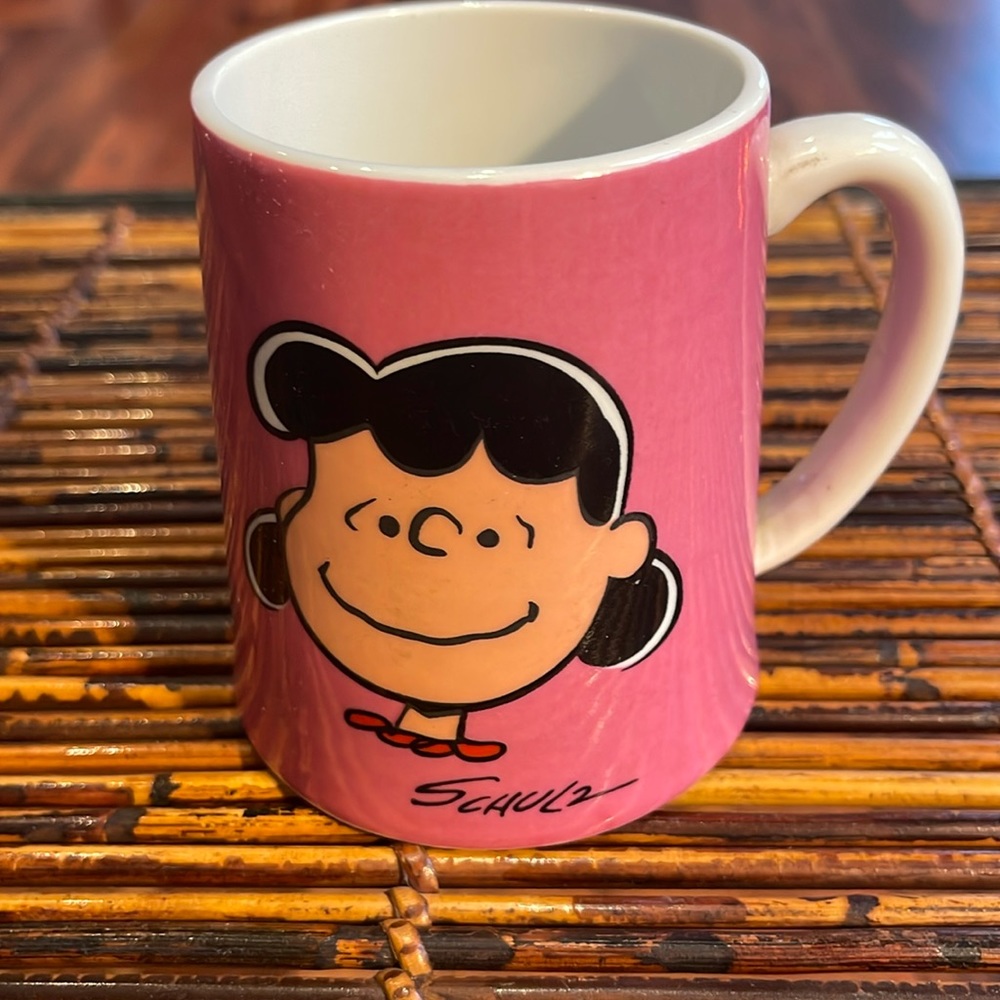 Peanuts by Schulz (Charles) 1972 Lucy pink coffee mug w Schmid musicbox Vintage